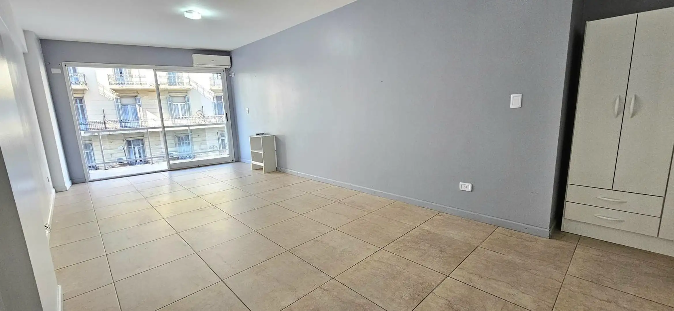 Unfurnished studio apartment in Recoleta