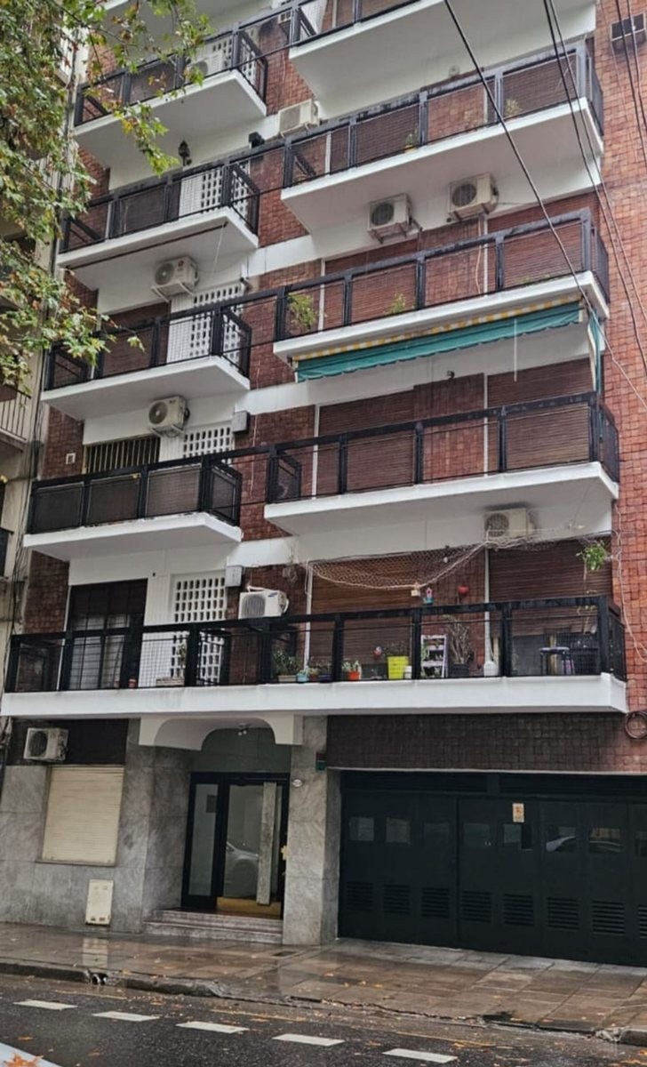 Renovated one-bedroom apartment in Flores