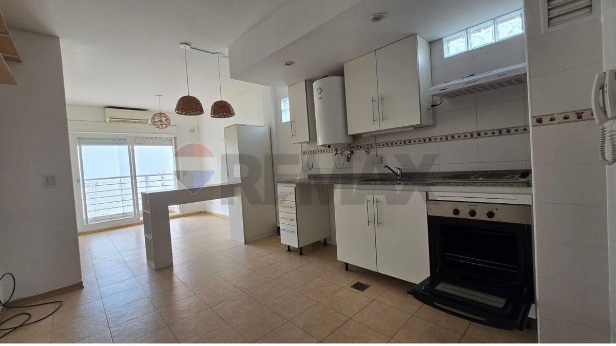 Departamento monoambiente con balcón en Almagro