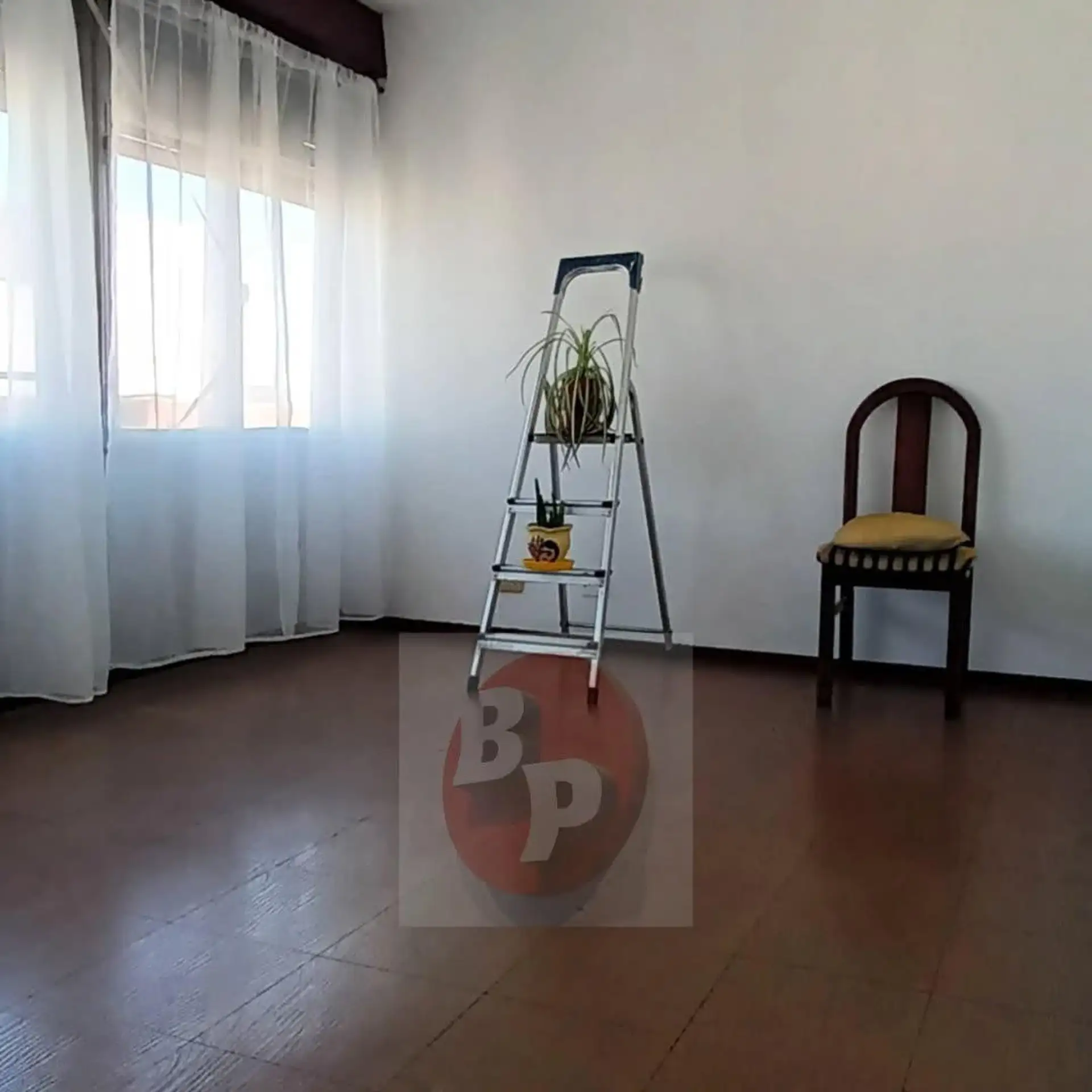 Apartamento de 1½ ambiente em San Cristóbal, de fundos e de frente