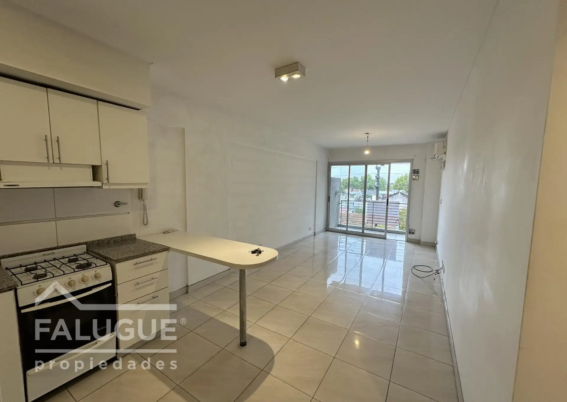 Departamento de 2 ambientes con cochera en Villa Ballester