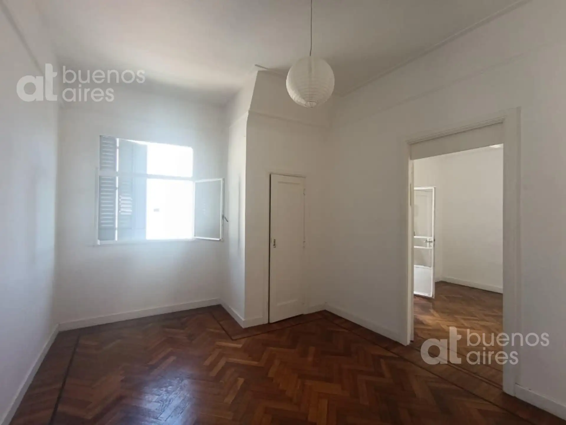Two-room apartment for rent in Monserrat