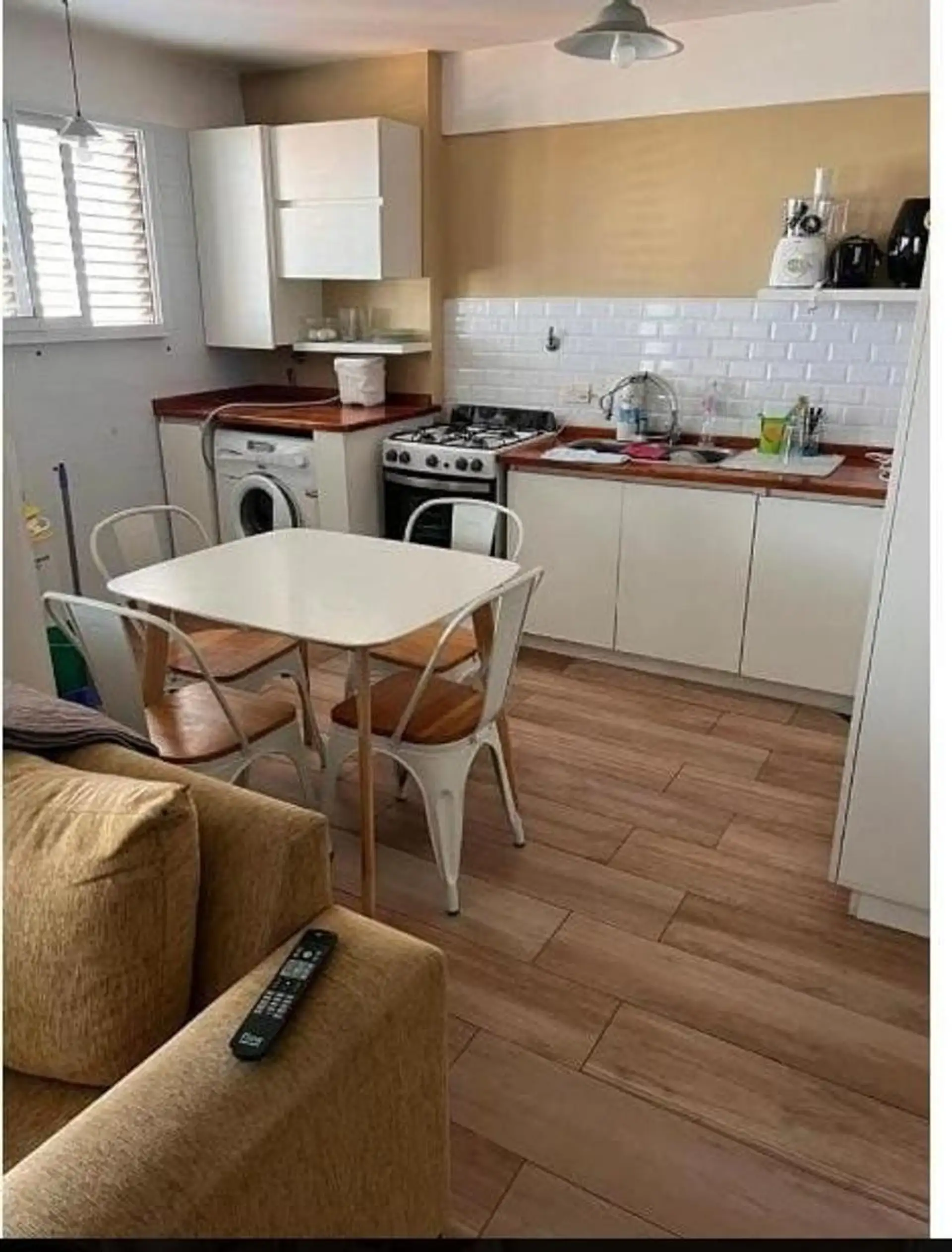 Four-room apartment with balcony in Quilmes Centro