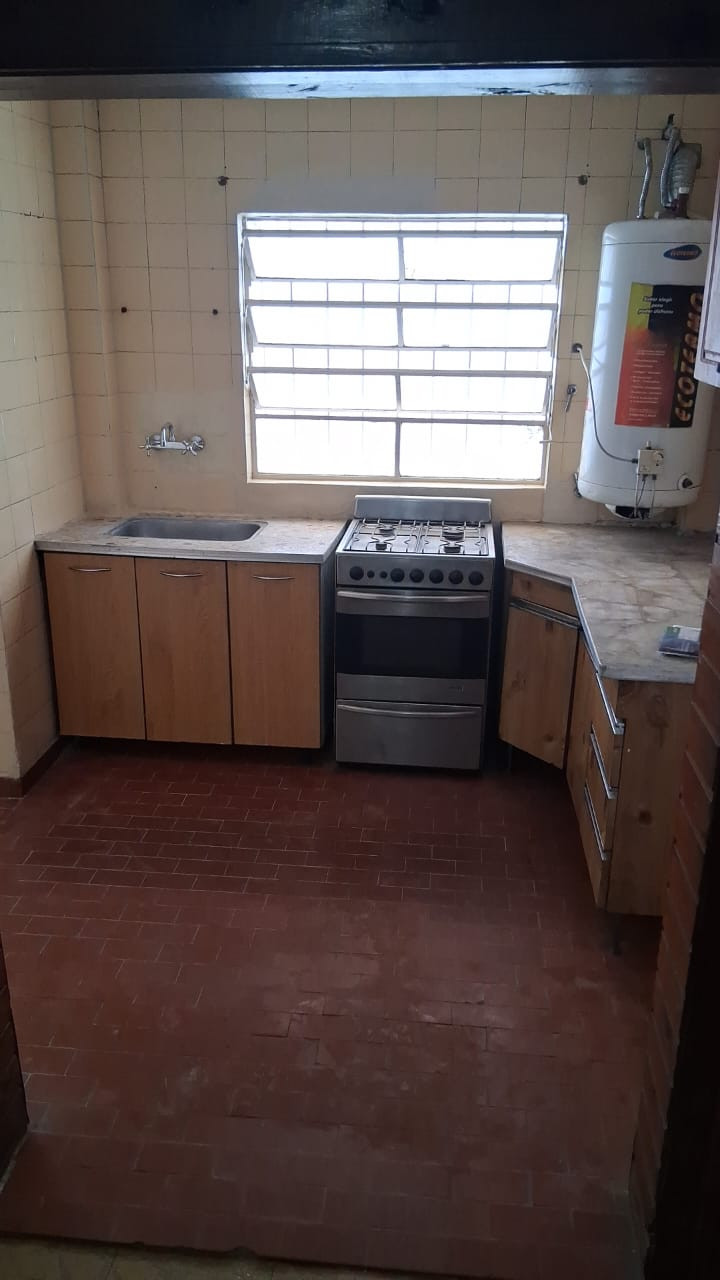 PH de 3 ambientes con 2 dormitorios y patio en Merlo Sur