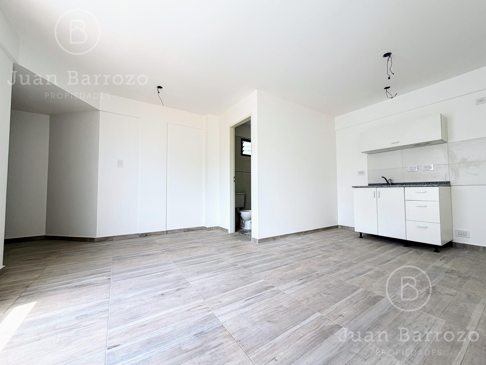 Kitnet no segundo andar interno em Lomas de Zamora