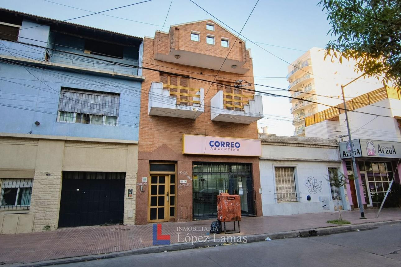 Apartamento de 2 ambientes de frente com 1 quarto em General San Martín