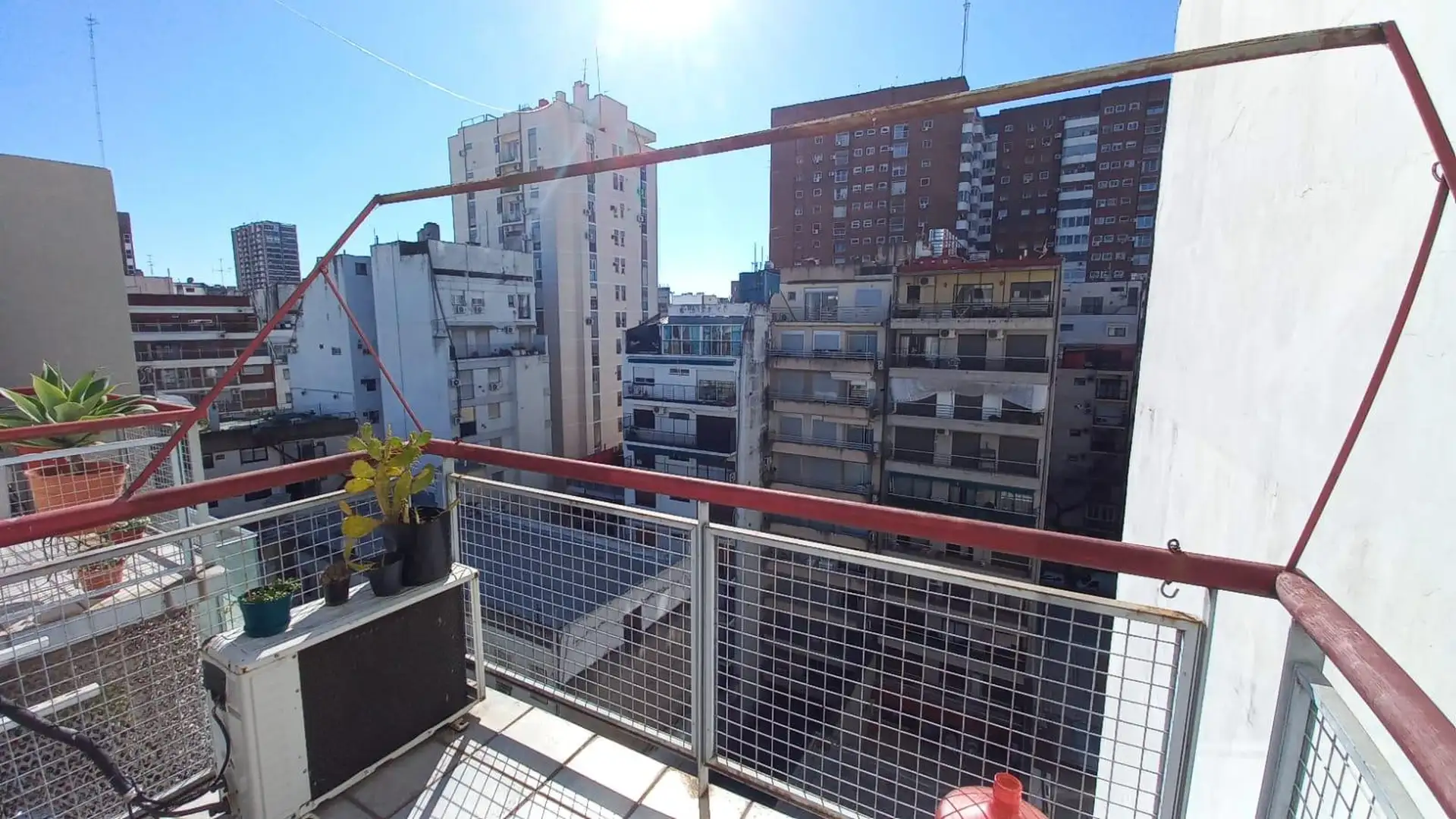 Mobiliado kitnet com varanda em Palermo