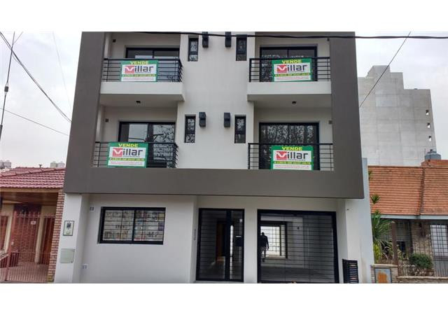 Two-room front-facing apartment with balcony in Banfield