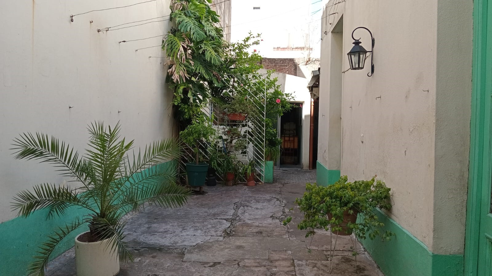 Casa comercial de 5 dormitórios em Almagro