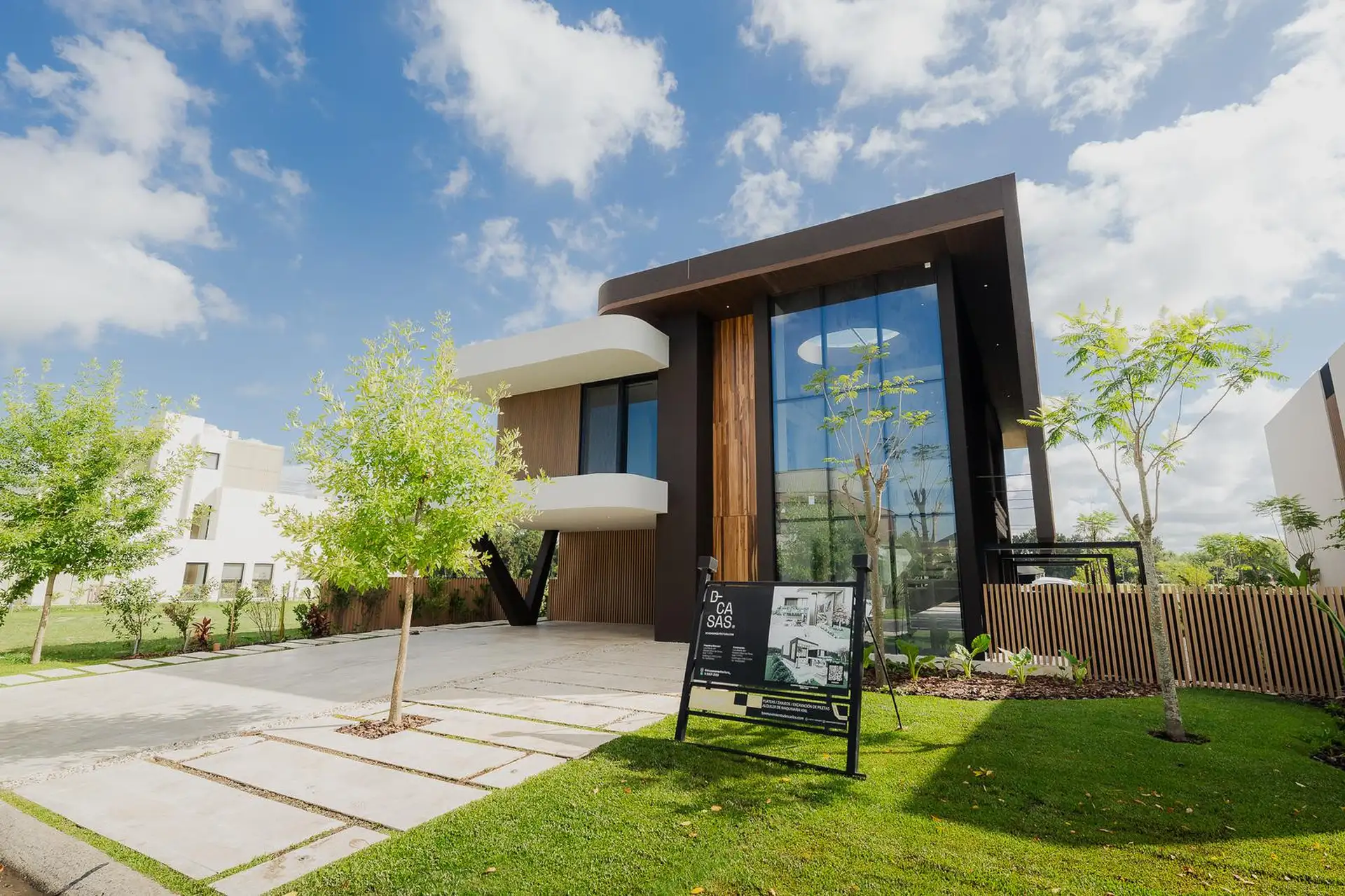 Modern five-bedroom house in Nordelta (El Yacht), Tigre