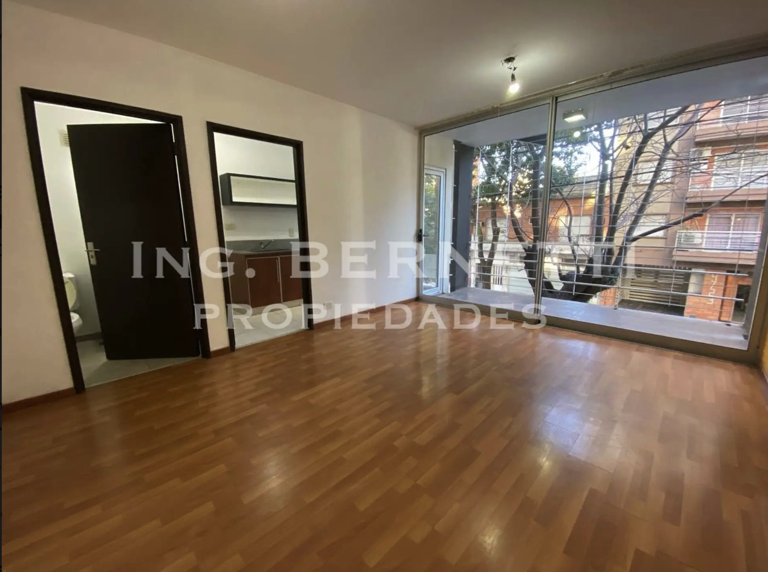 Departamento de 2 ambientes al frente en Villa Pueyrredón