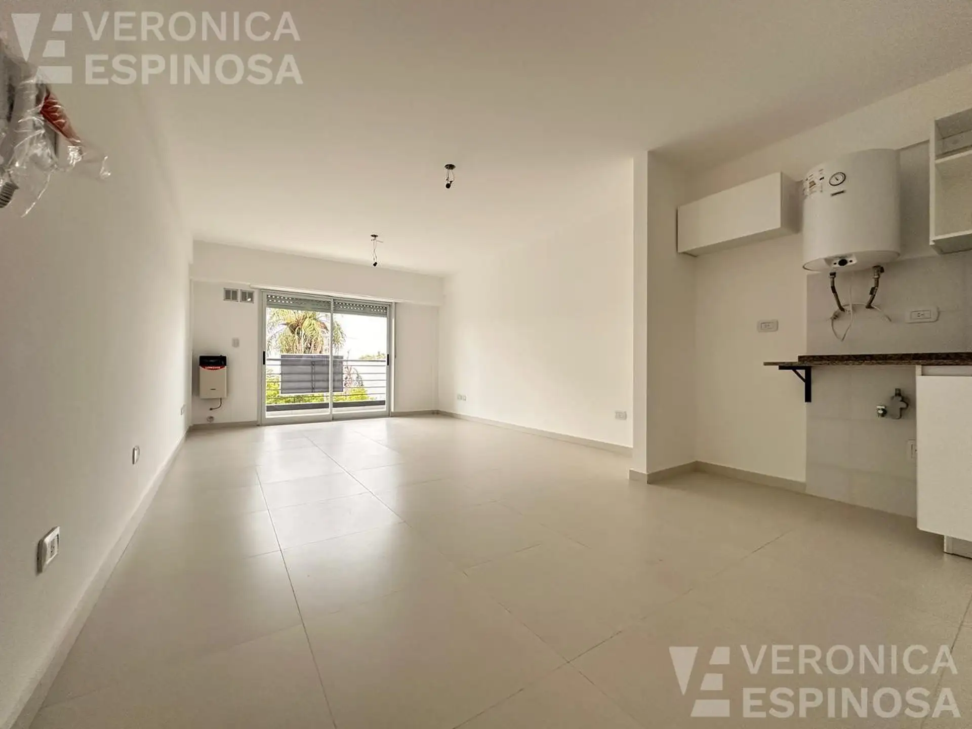 One-room apartment with parking in Morón Sur, Morón