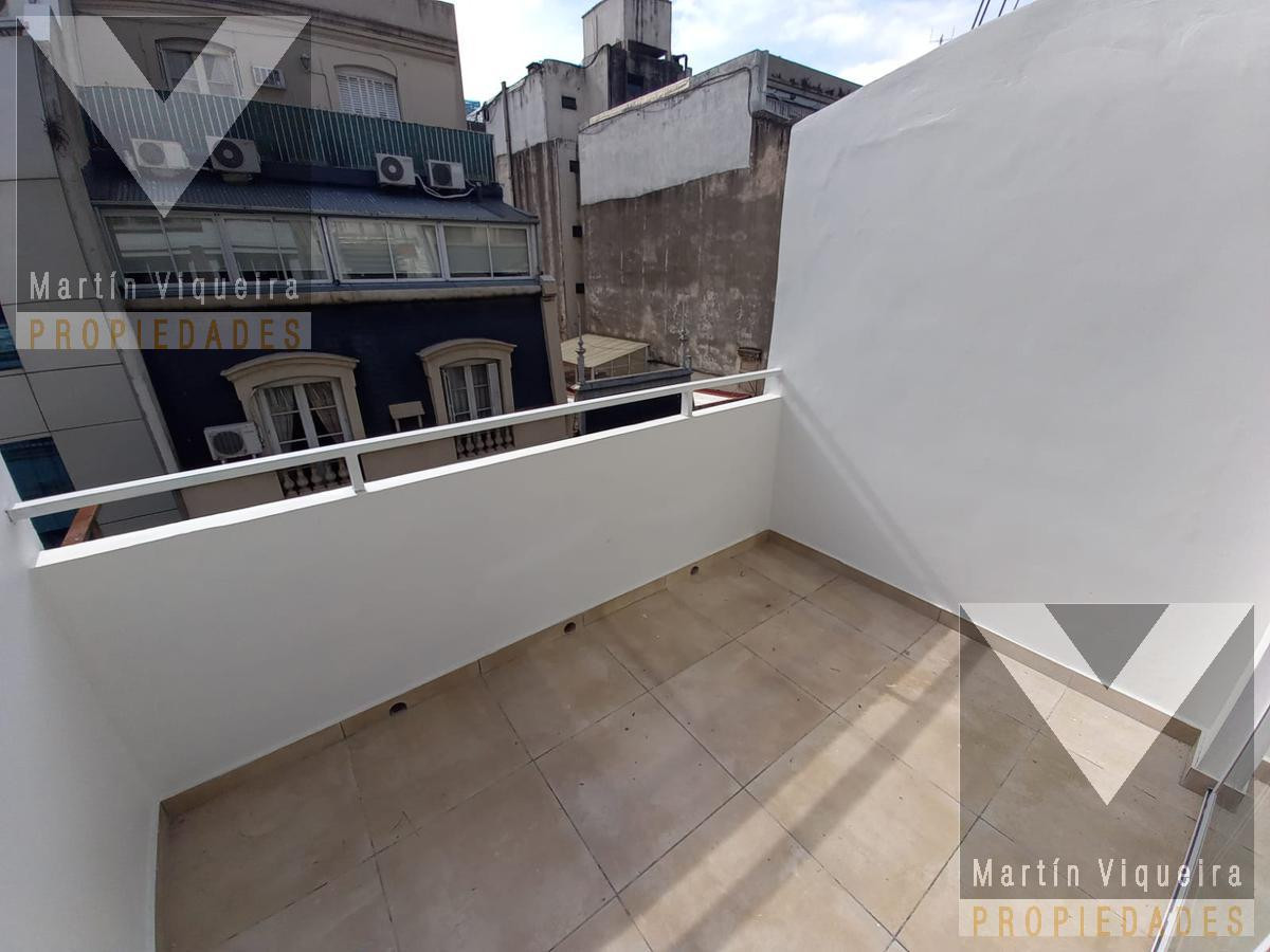 Three-room apartment with service room and terrace balcony in San Nicolás