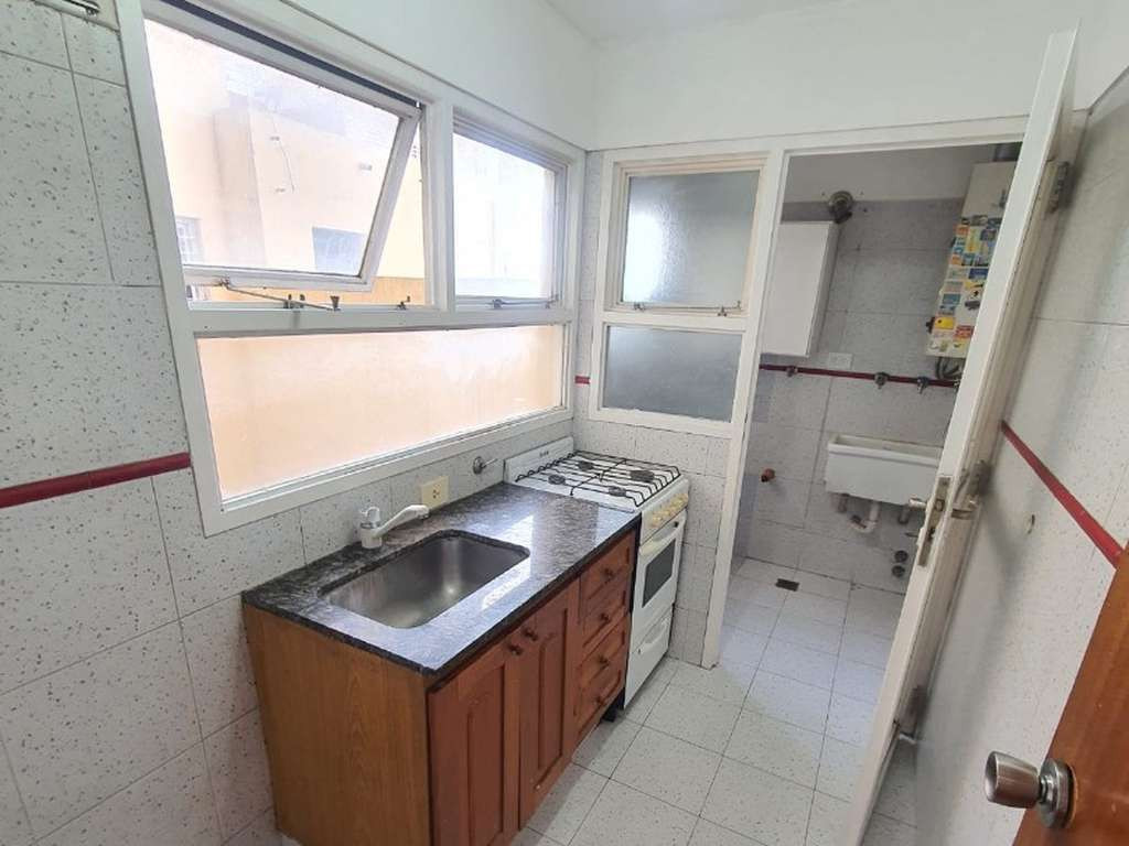 Departamento semipiso de 2 ambientes con balcón en Liniers