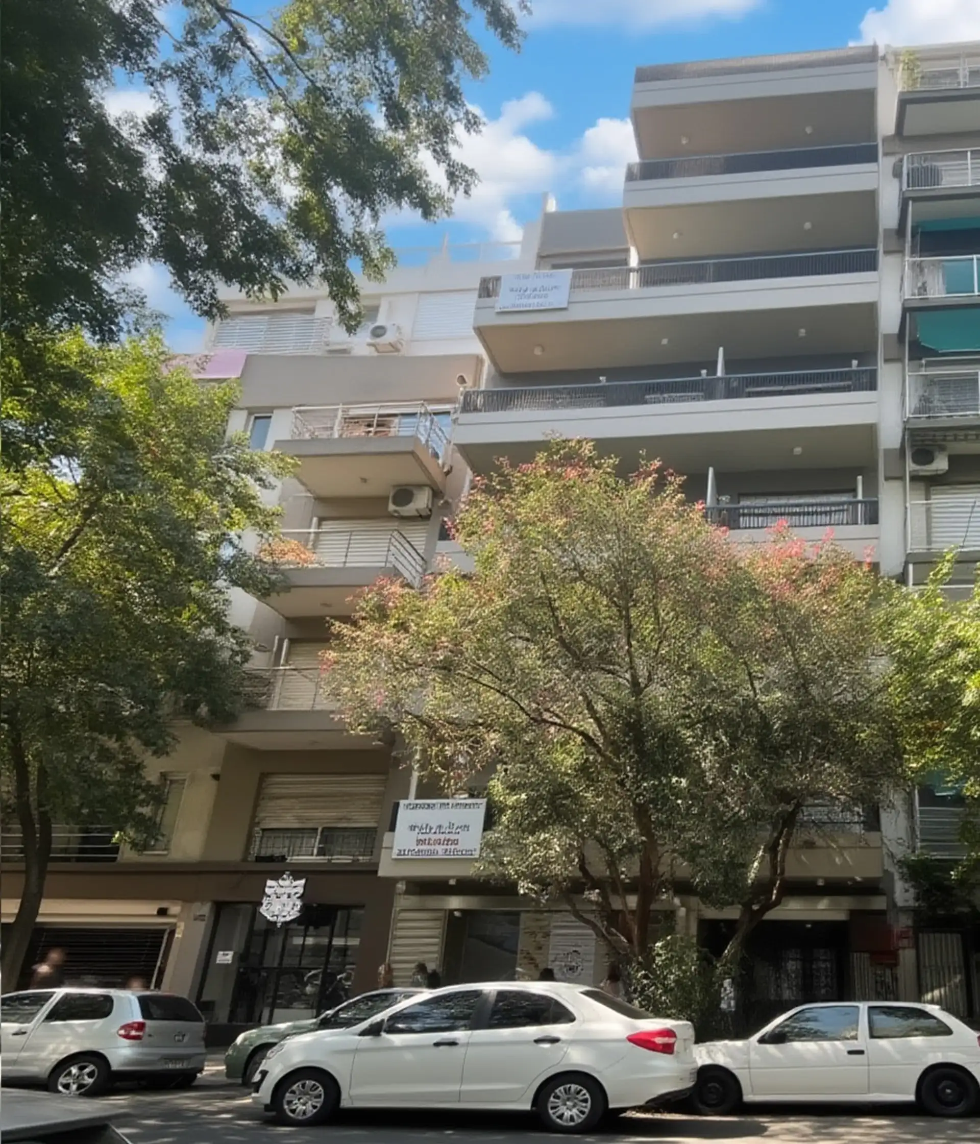 Divisible studio apartment with balcony-terrace in Palermo