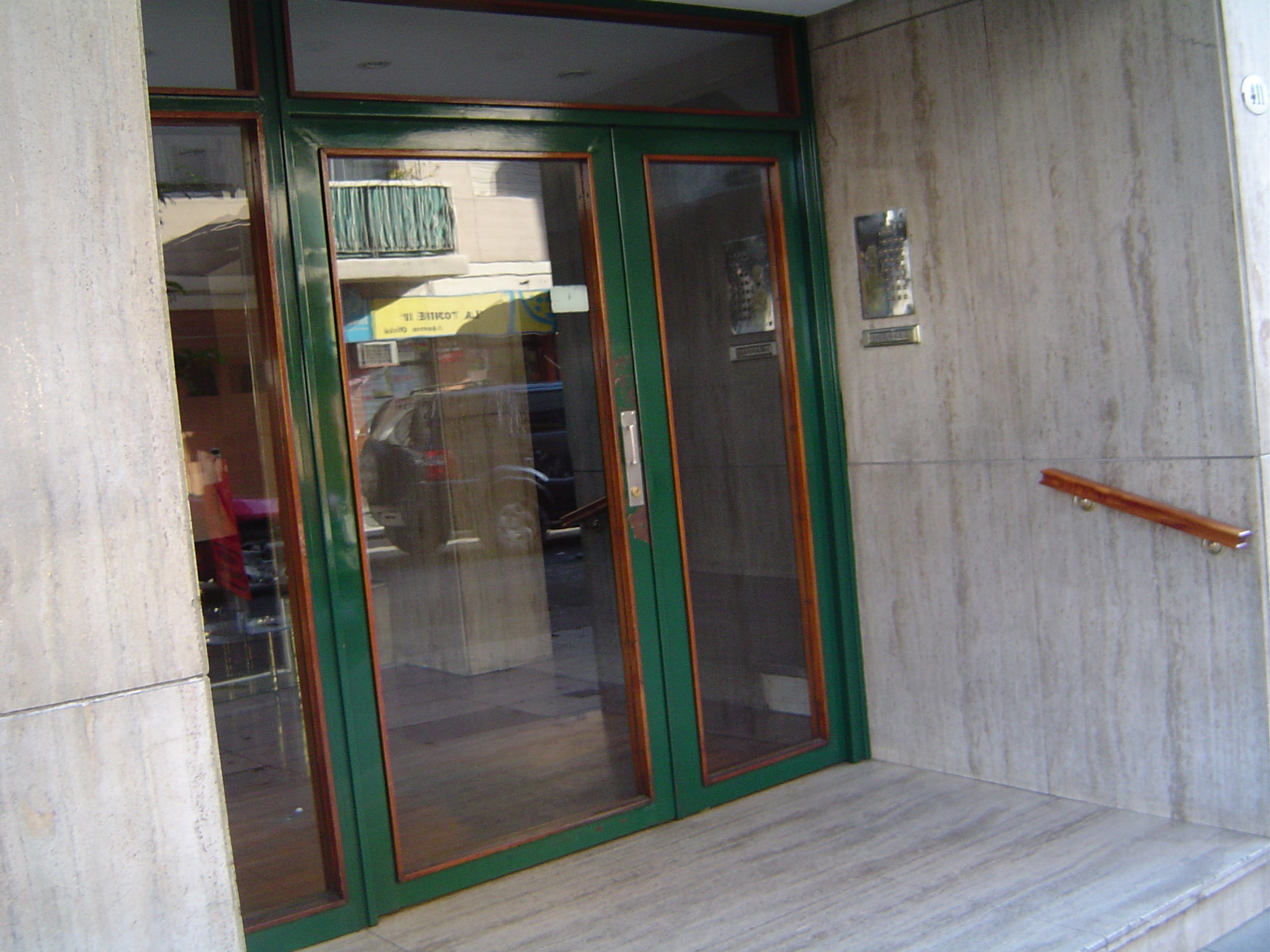 Two-room apartment in Flores