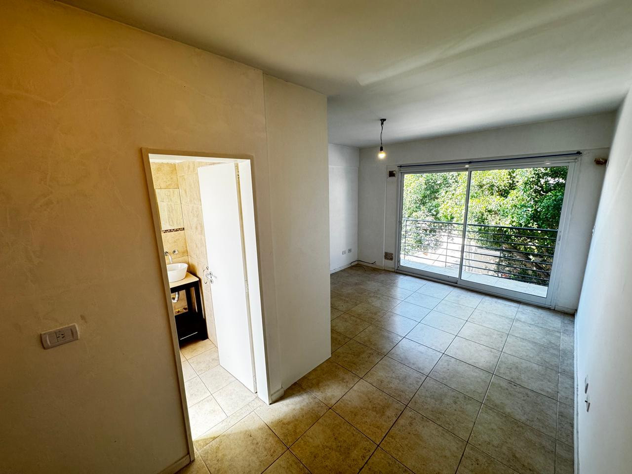 Квартира-студия с балконом в Sáenz Peña