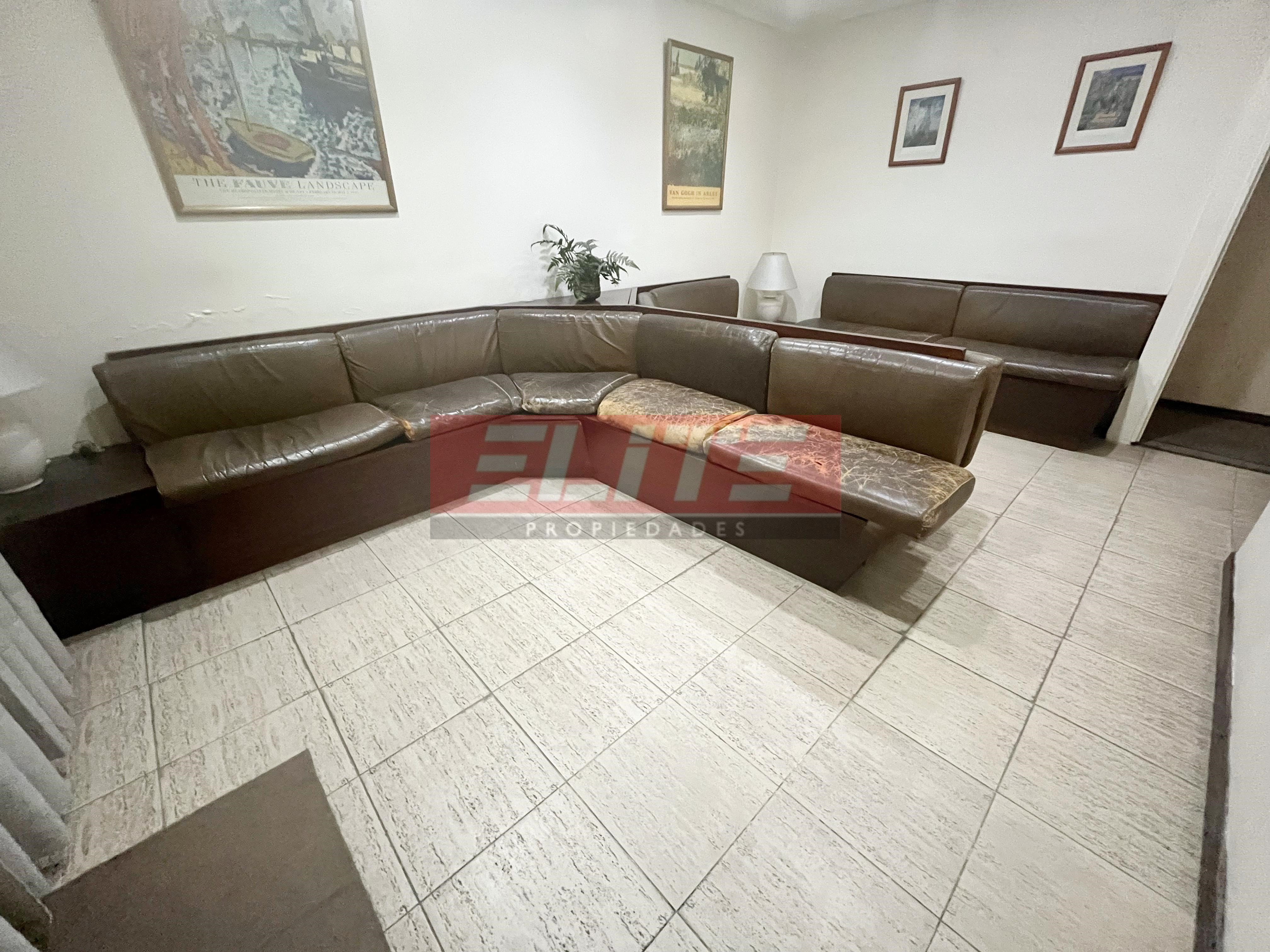 Apartamento com 3 consultórios em Recoleta