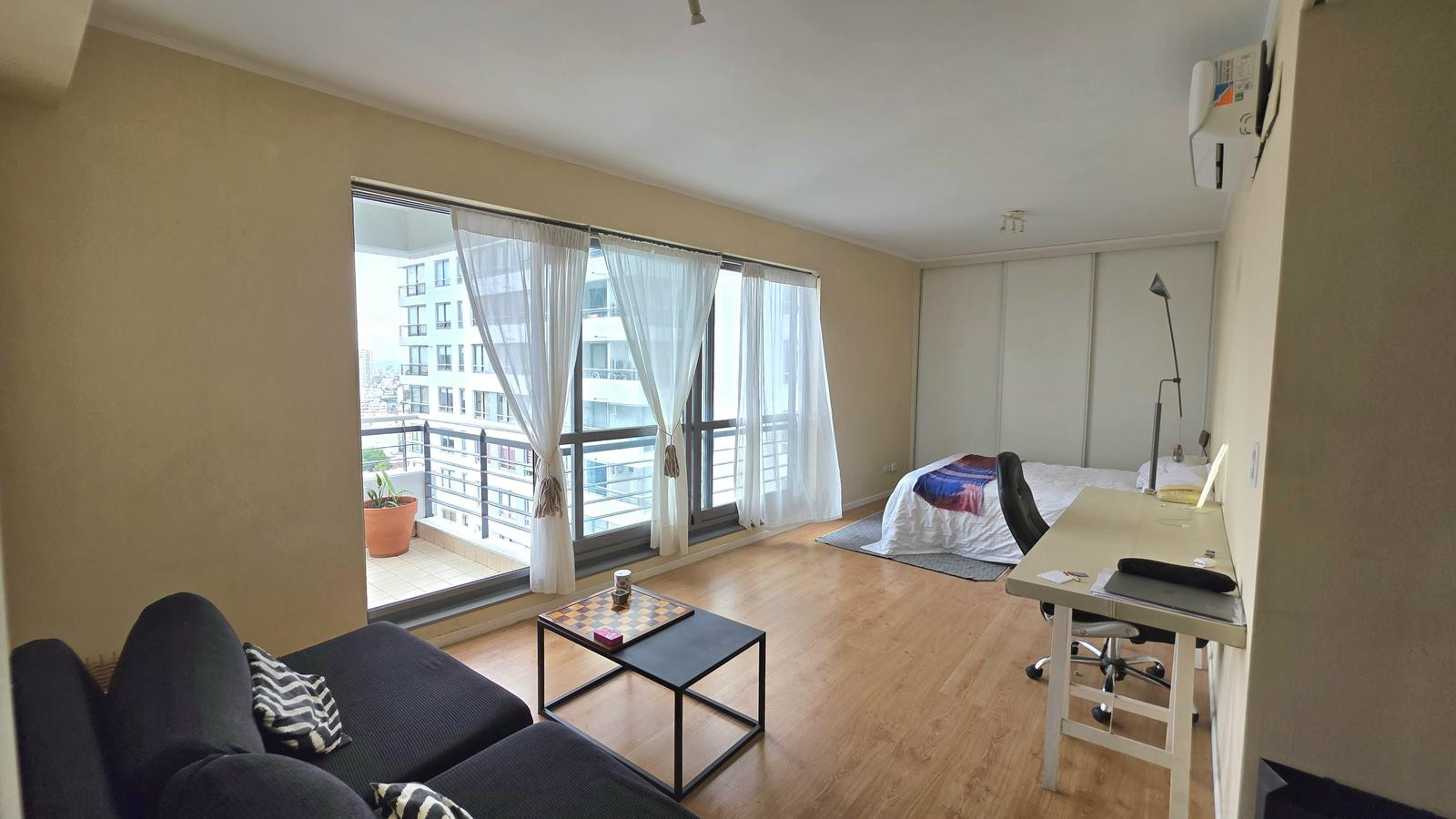 Monoambiente con balcón en Caballito