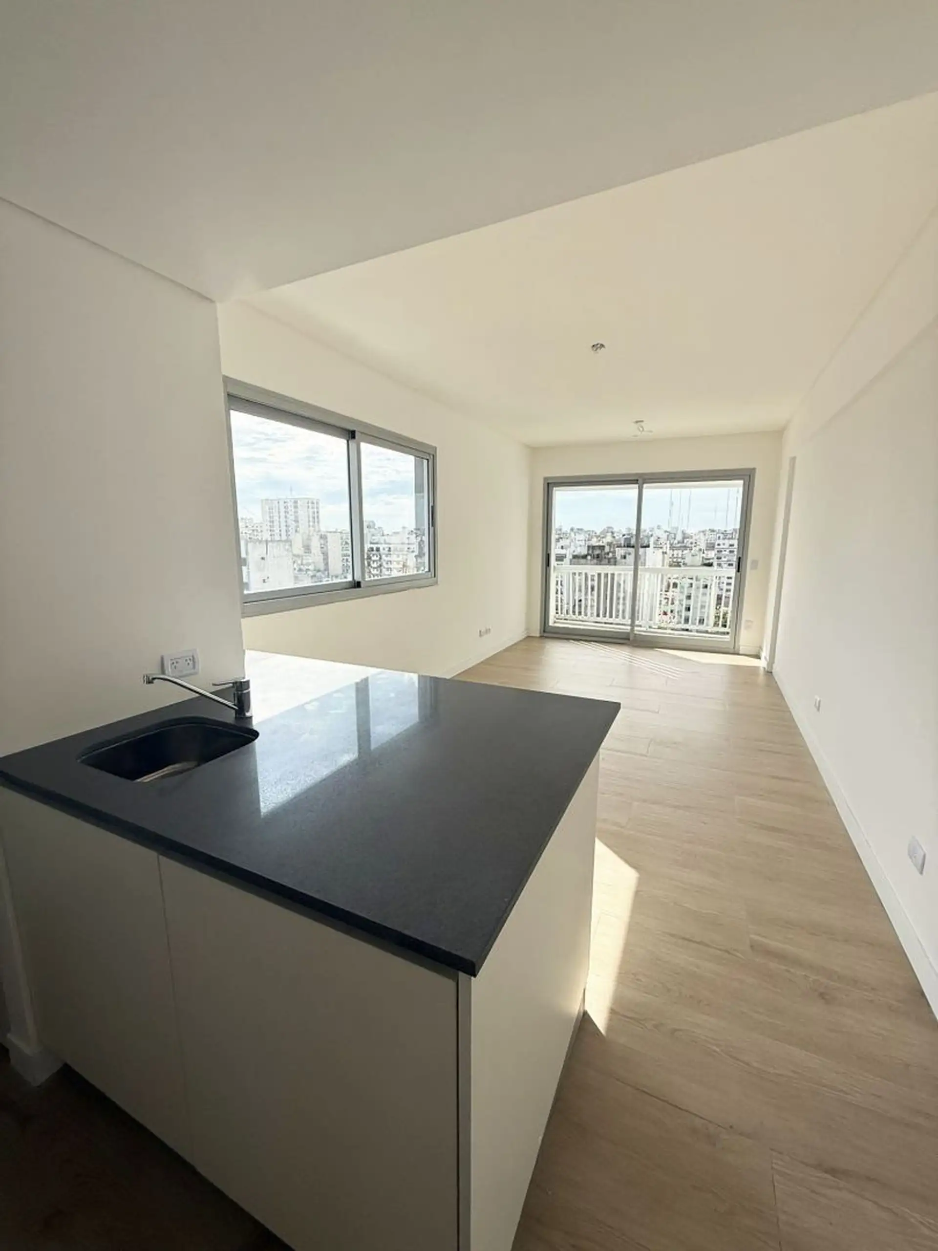 Two-room apartment with balcony for rent in San Cristóbal