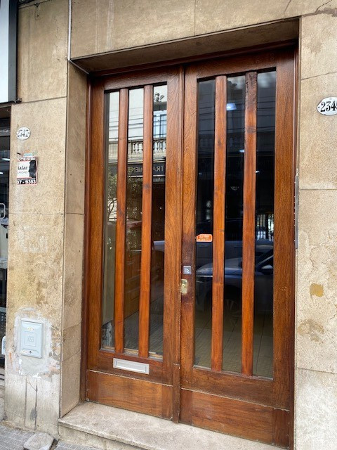 Apartamento de dois quartos em Recoleta, meio andar