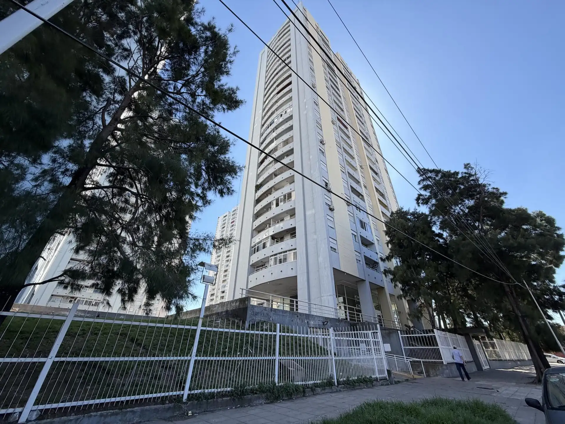 Квартира с 1 спальней в Avellaneda, 6-й этаж в Torres Pueyrredón