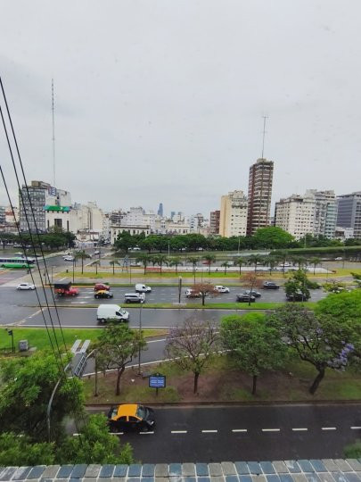 Departamento de 2 ambientes al frente en Constitución