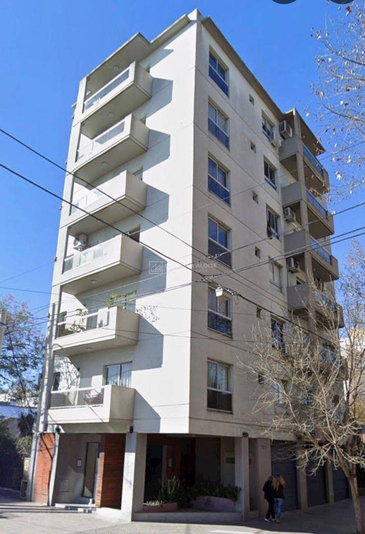 Two-room apartment with balcony in Caseros