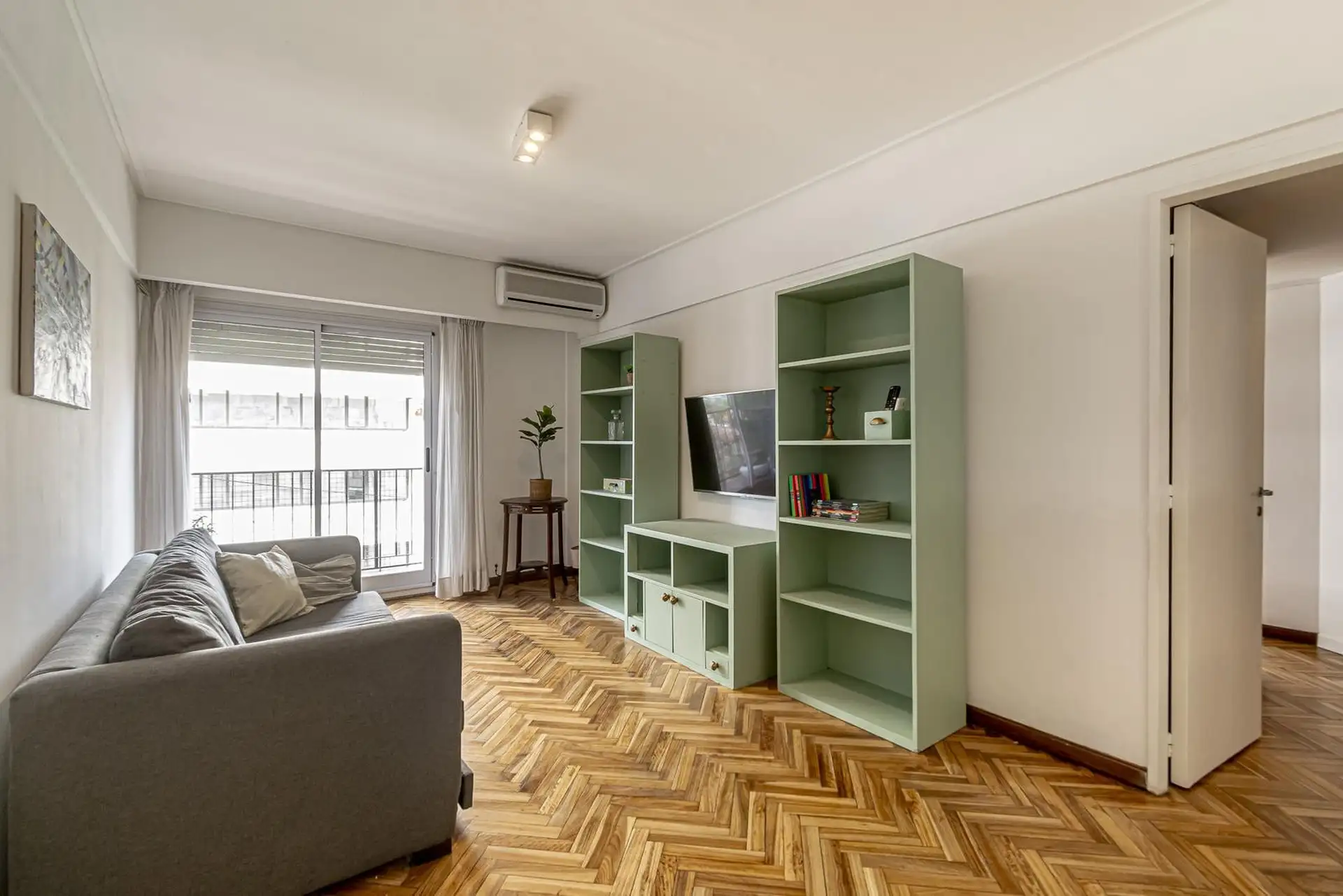 Departamento de 3 ambientes con 2 dormitorios en Retiro