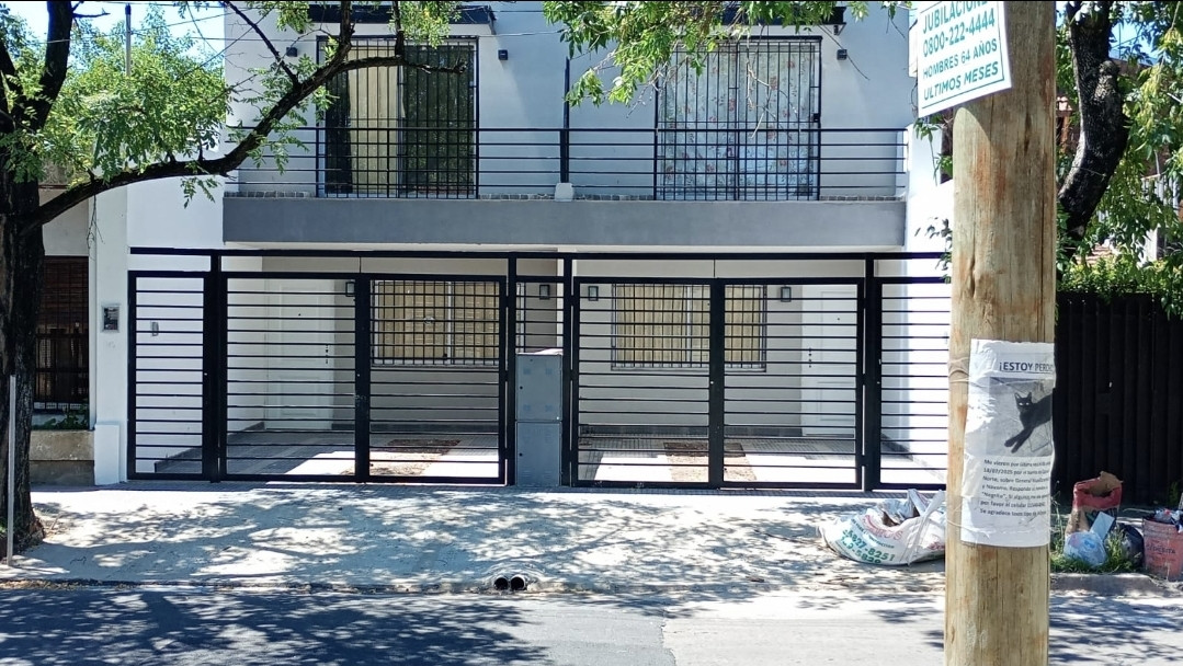 PH с 2 спальнями в Castelar Norte, Morón