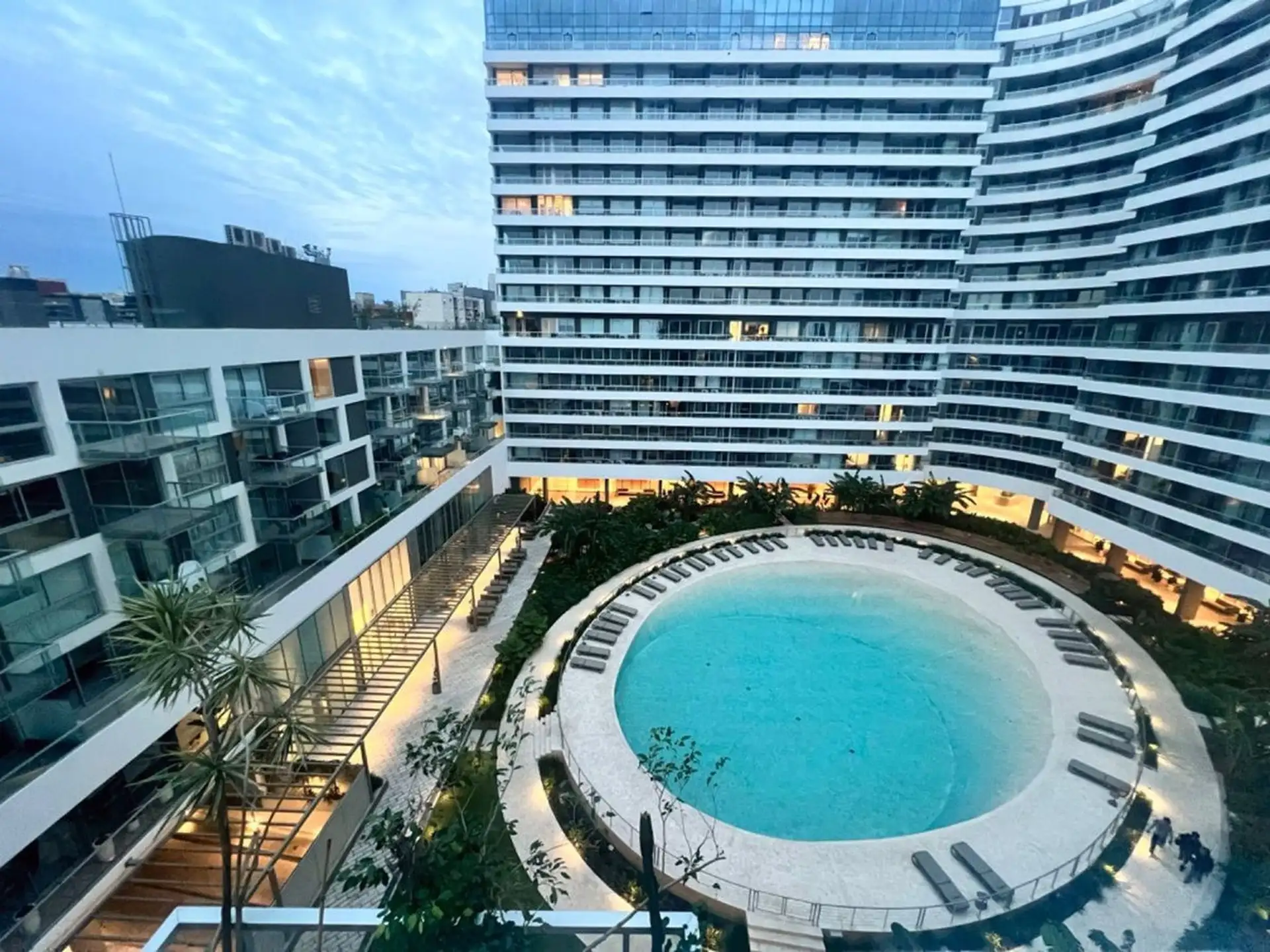 Furnished two-room apartment with (assigned) covered parking in Colegiales
