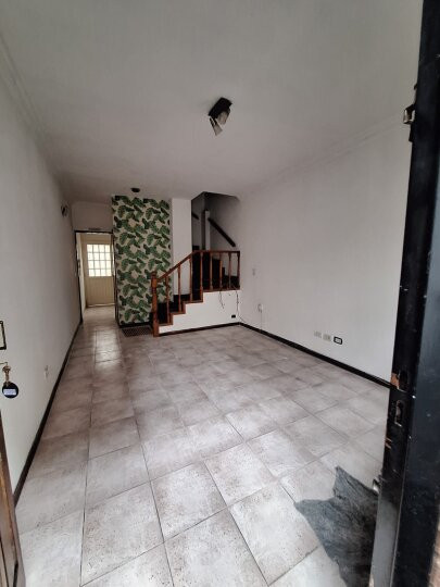 Two-bedroom duplex PH with patio in Ramos Mejía