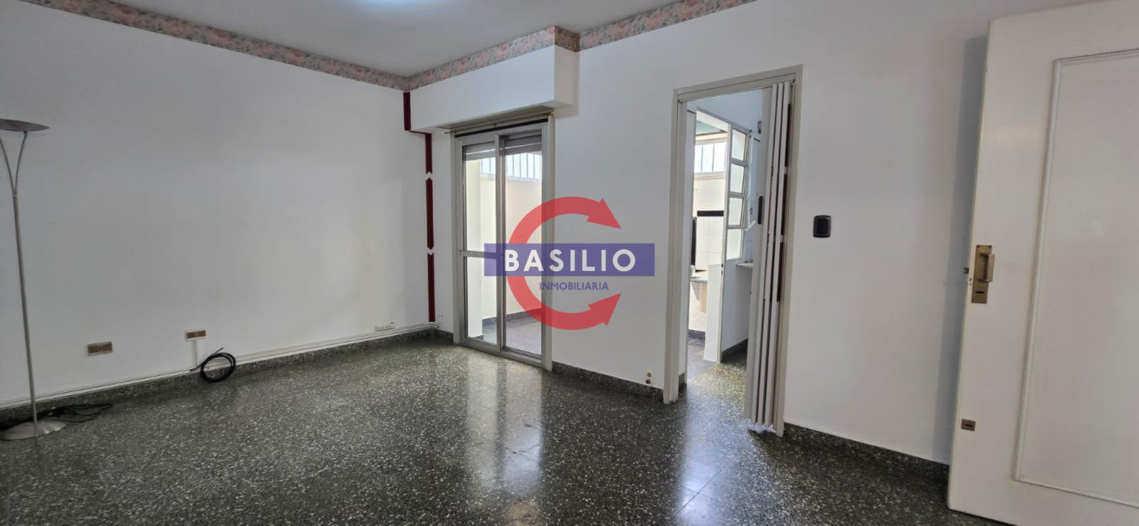 Apartamento de dois ambientes em térreo com pátio em Carapachay, Vicente López