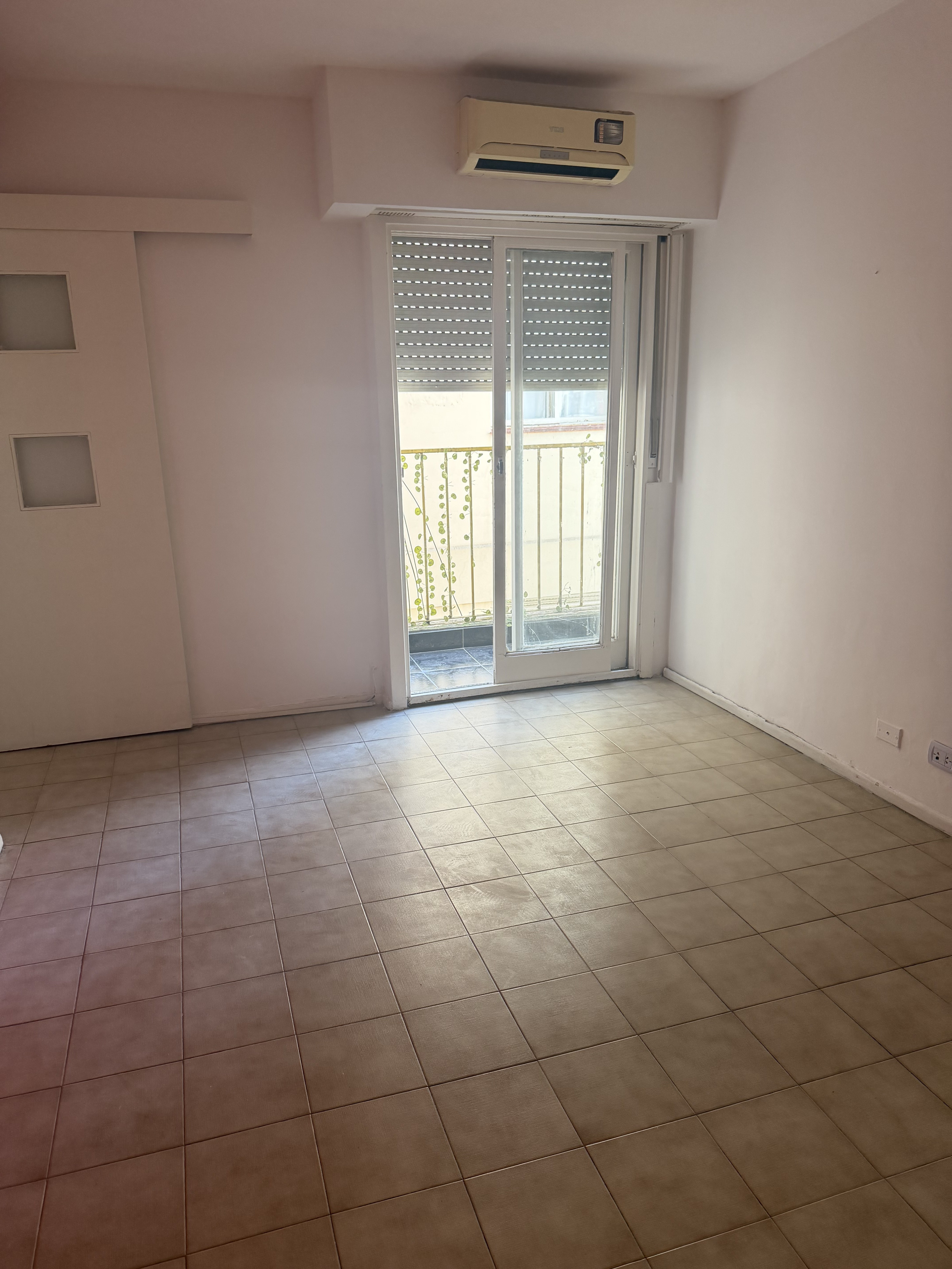 Departamento de 2 ambientes con balcón en Almagro
