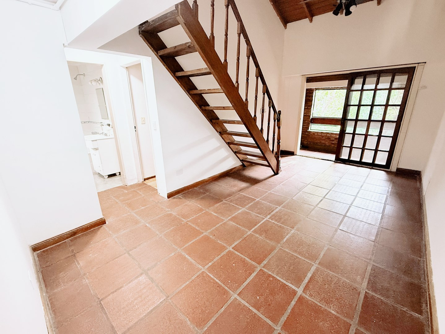 Apartamento duplex de 2 dormitórios em San Isidro