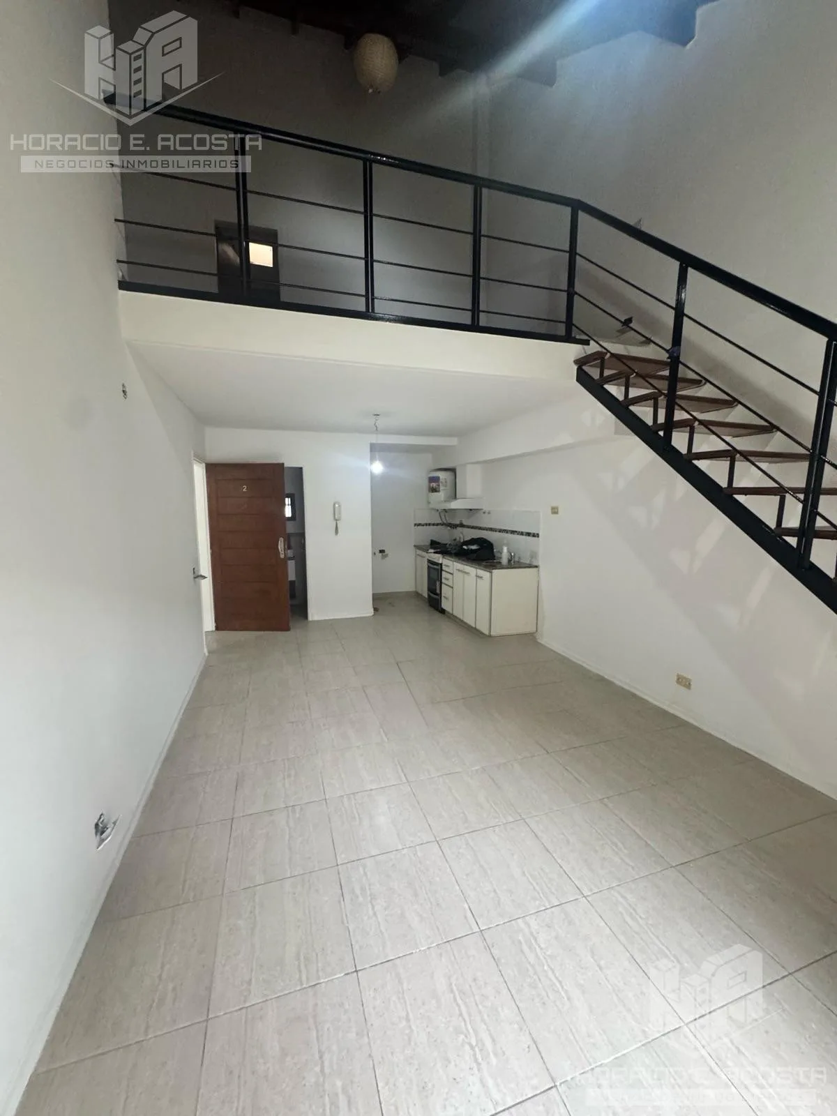 Front-facing 1-bedroom PH with parking in General San Martín