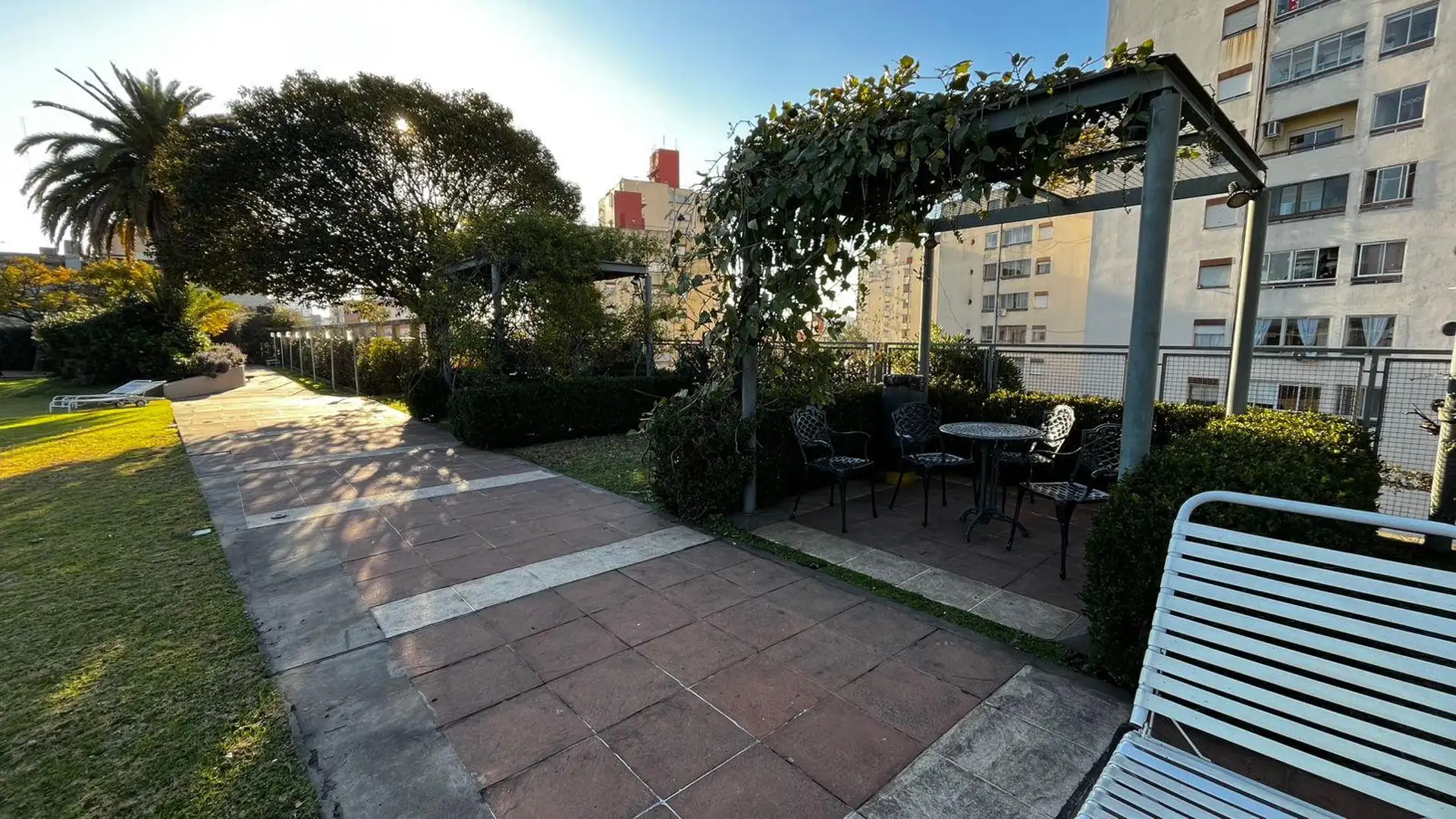 Two-room apartment with balcony in Colegiales