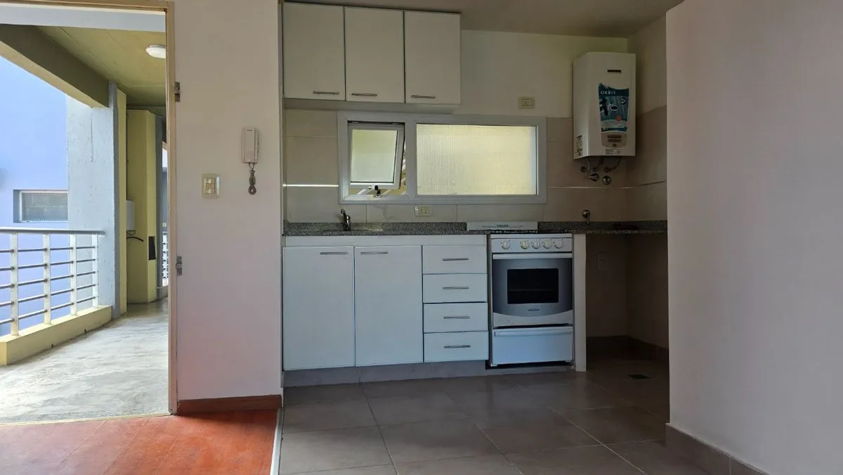 Departamento monoambiente con balcón en Villa Urquiza