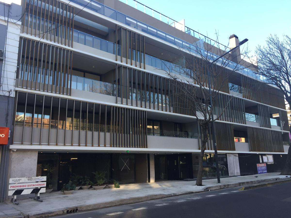 Трёхкомнатная квартира с балконом и зоной гриля в Villa Urquiza