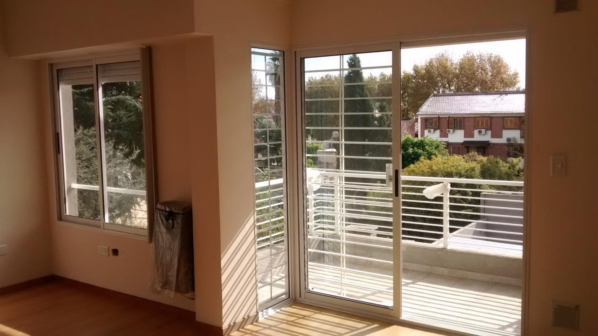 Apartamento de 1 quarto e meio em Lanús Oeste