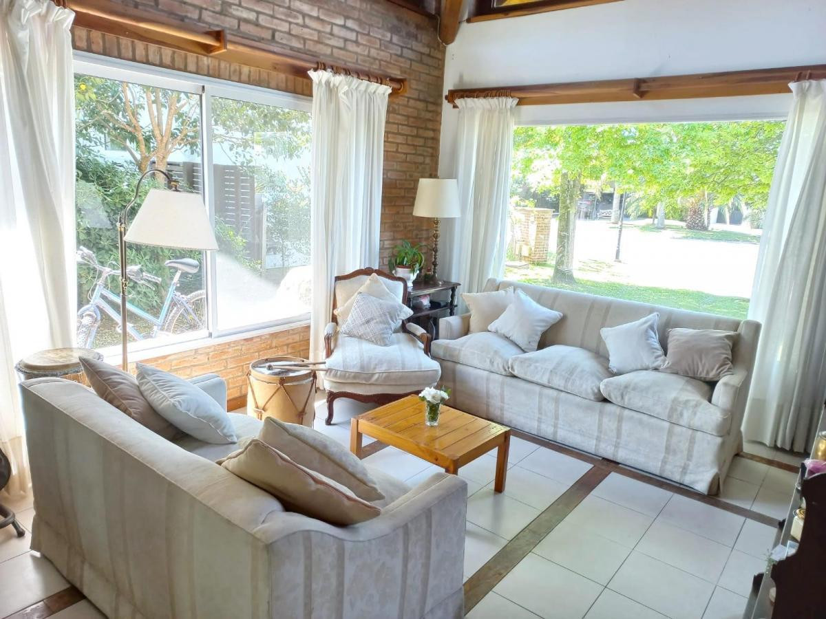 House de 4 dormitórios em Santa Bárbara, Tigre