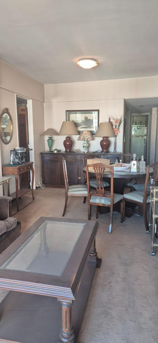 Two-bedroom apartment in Recoleta
