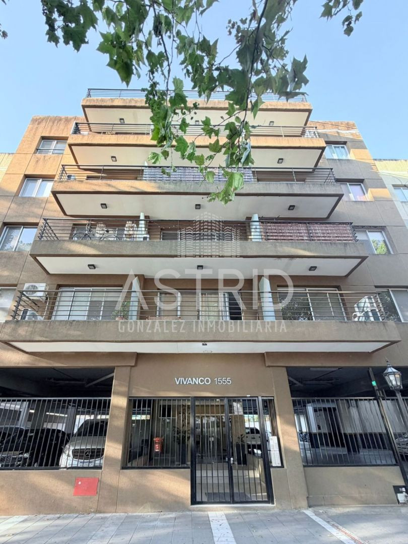 Apartamento de dois ambientes com 1 quarto e terraço privativo em Tigre Centro