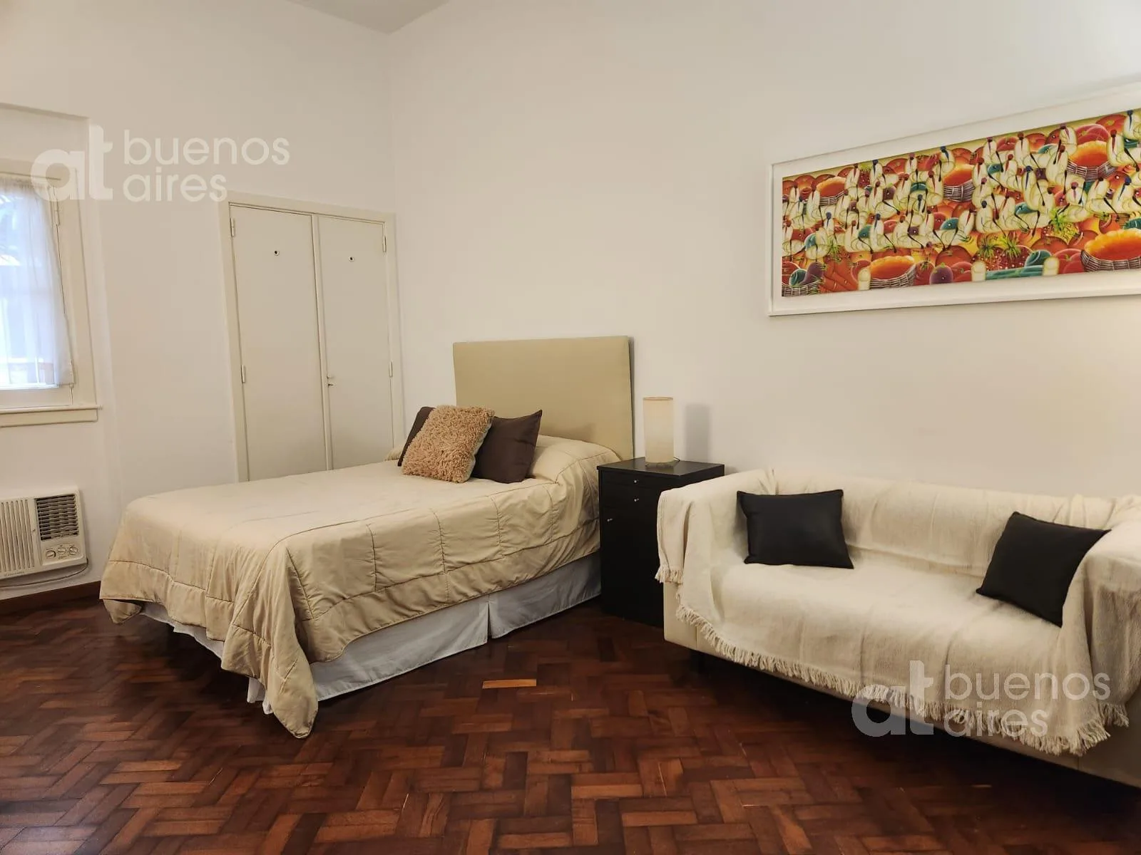 Kitnet de 1 quarto com vista para o miolo de quadra em Recoleta