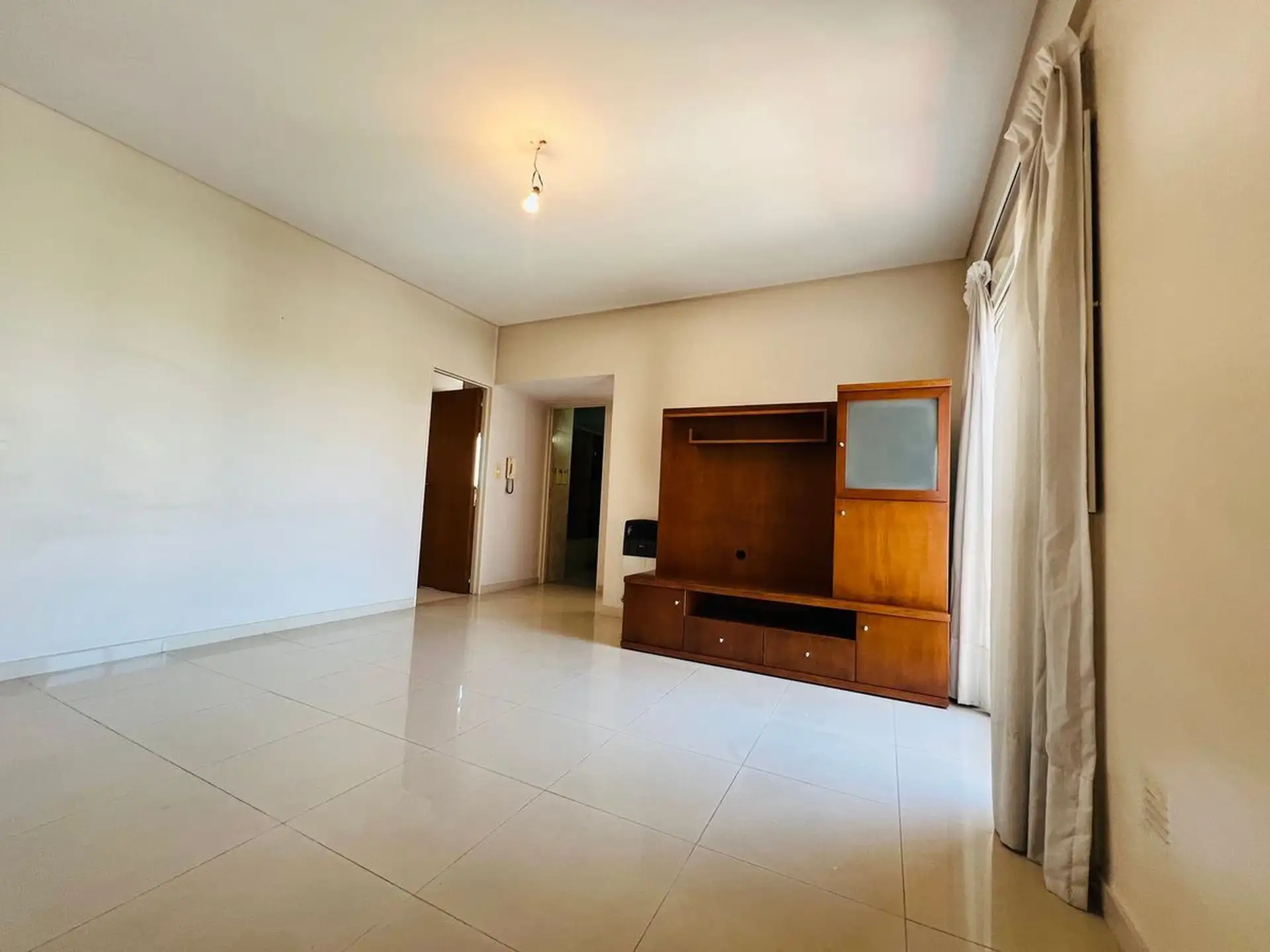 Apartamento de 2 ambientes para alugar em Monte Castro