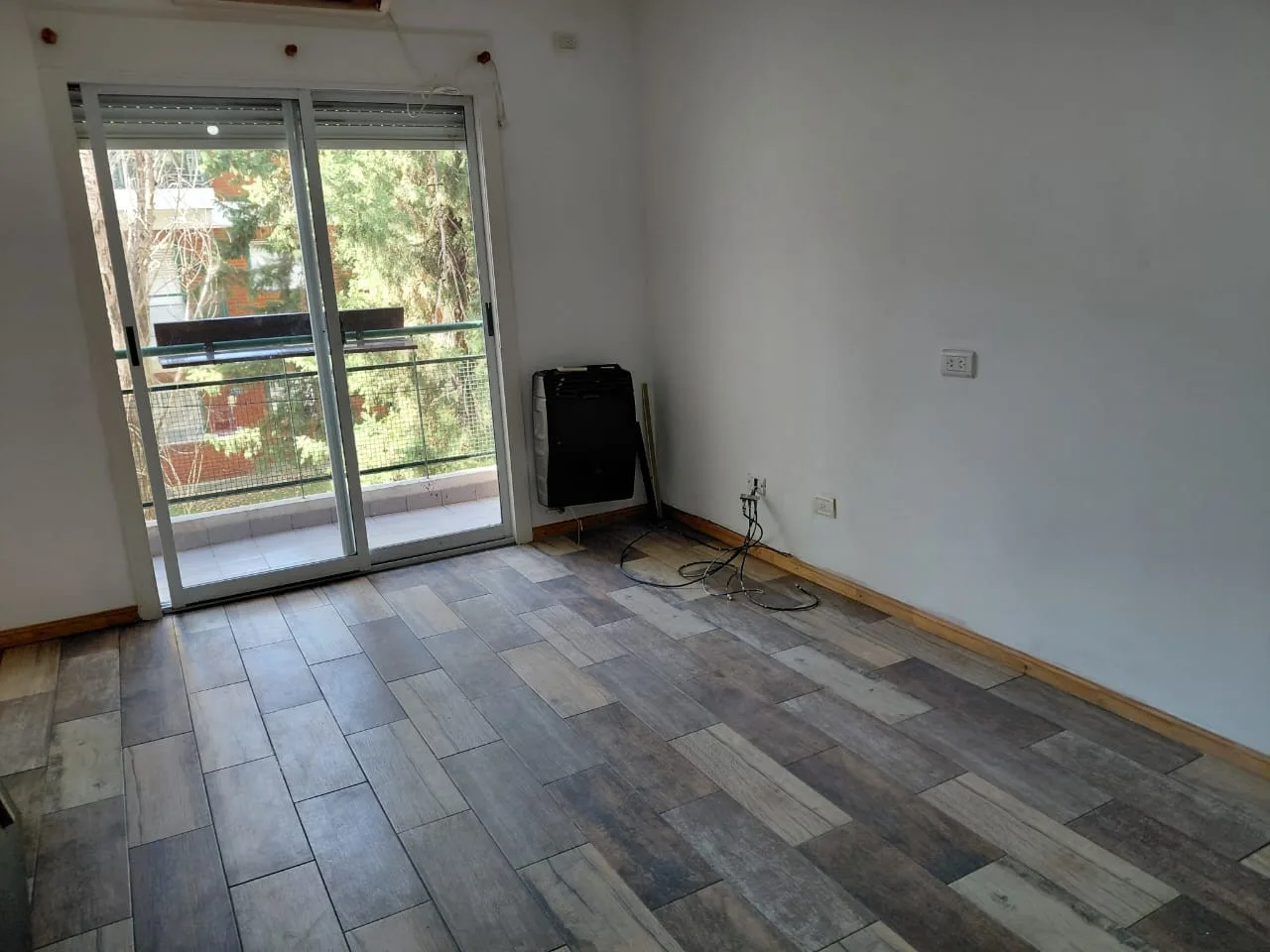 Аренда двухспальной квартиры в Barrio La Colina, Ezpeleta