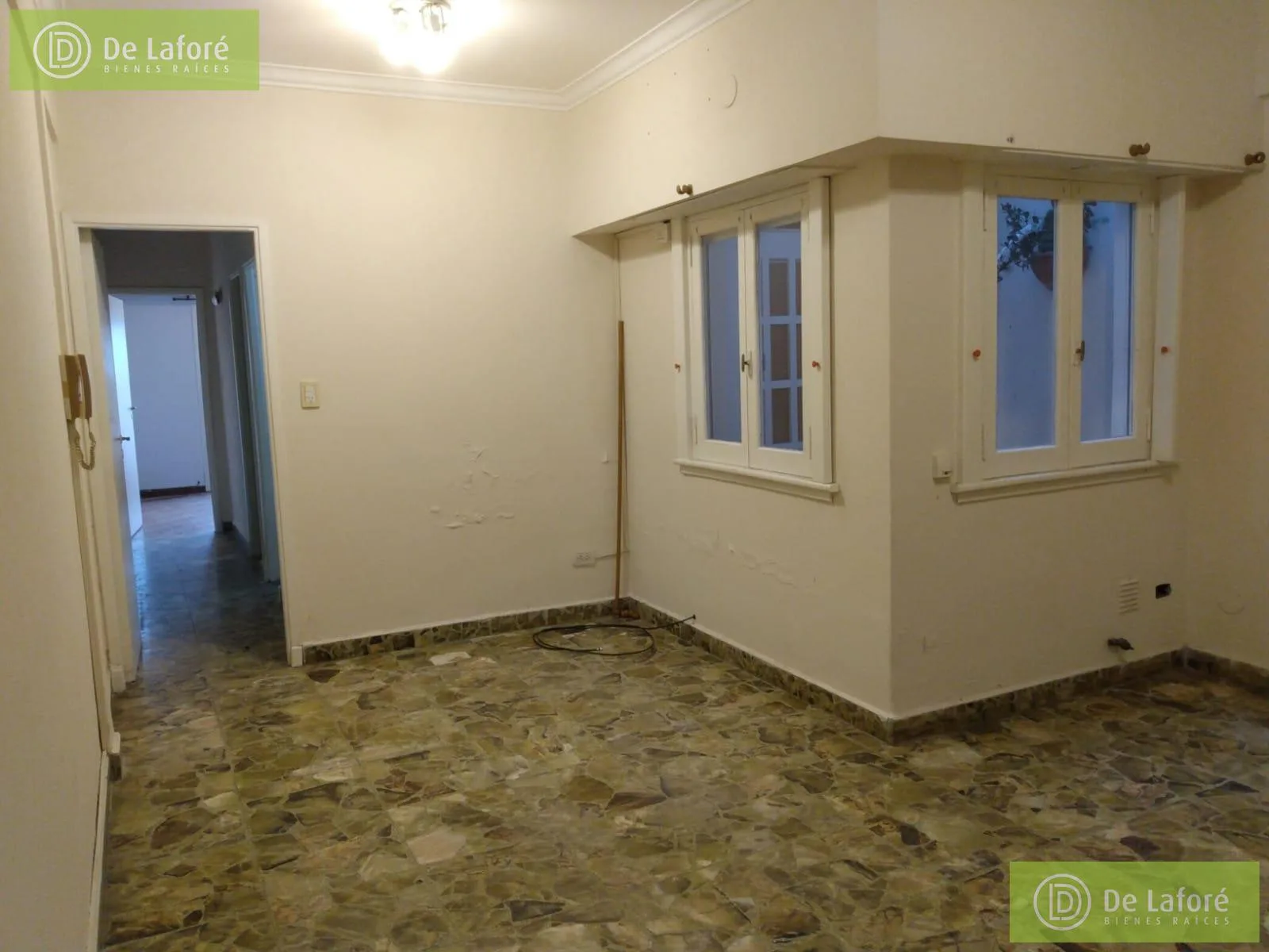 Apartamento de dois ambientes com terraço próprio em Beccar