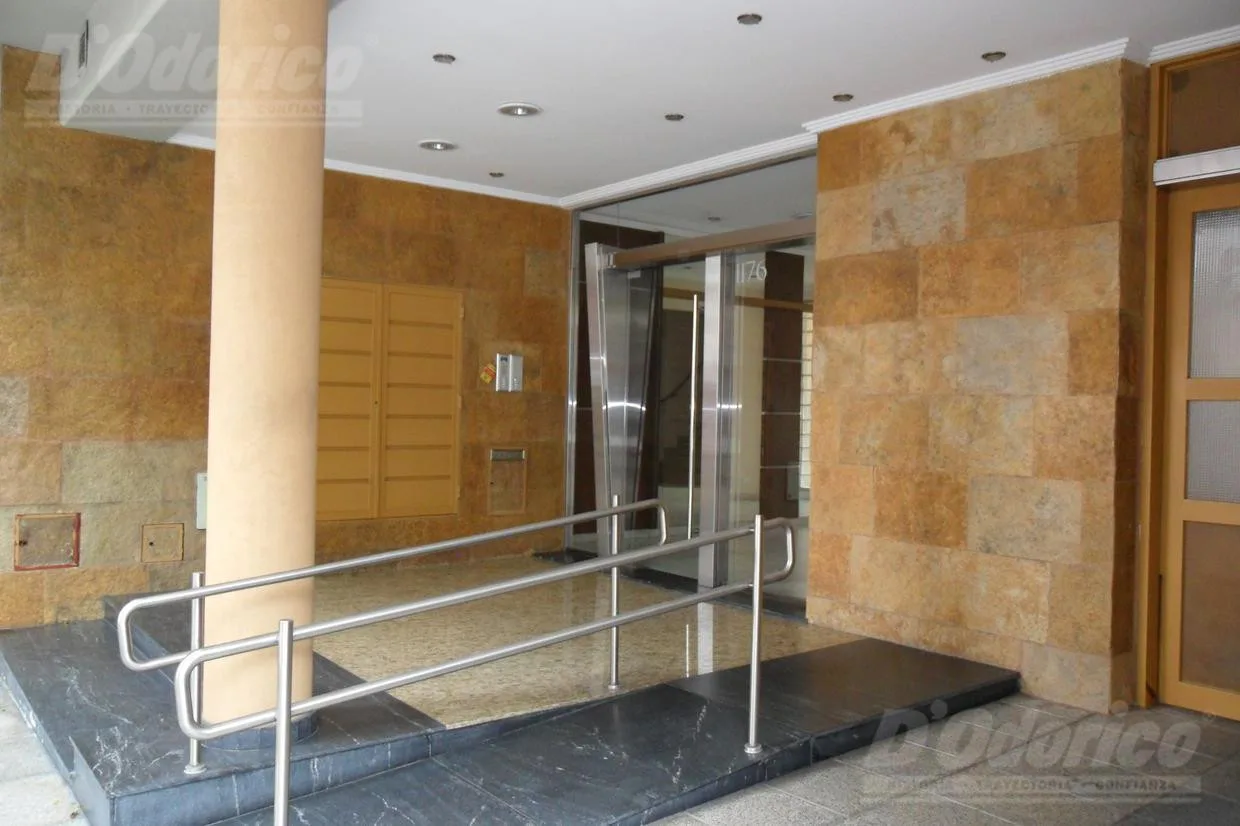 Полуэтажная квартира с 1 спальней в Caballito