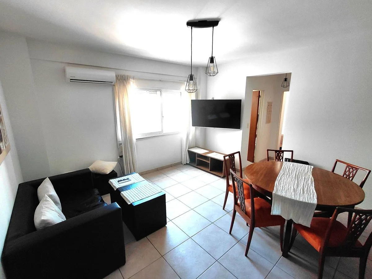 Departamento amoblado de 2 ambientes en Monte Castro