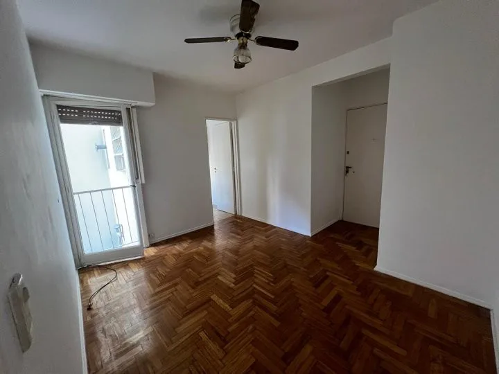 Departamento de 2 ambientes con balcón francés en Chacarita